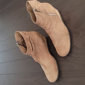 Aerosoles suede bootie 8.5